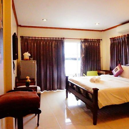 Kamala Seafood Hostel Bagian luar foto