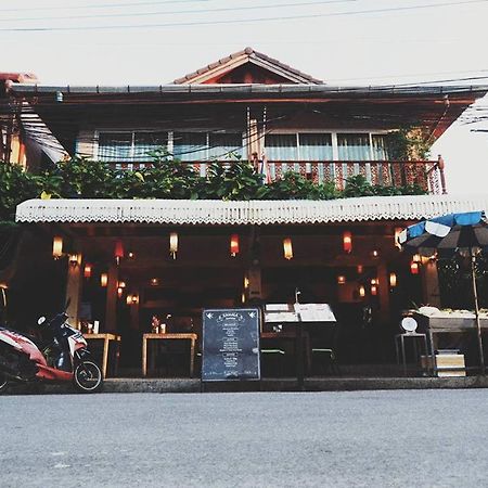 Kamala Seafood Hostel Bagian luar foto