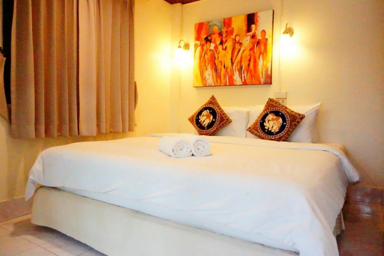 Kamala Seafood Hostel Bagian luar foto